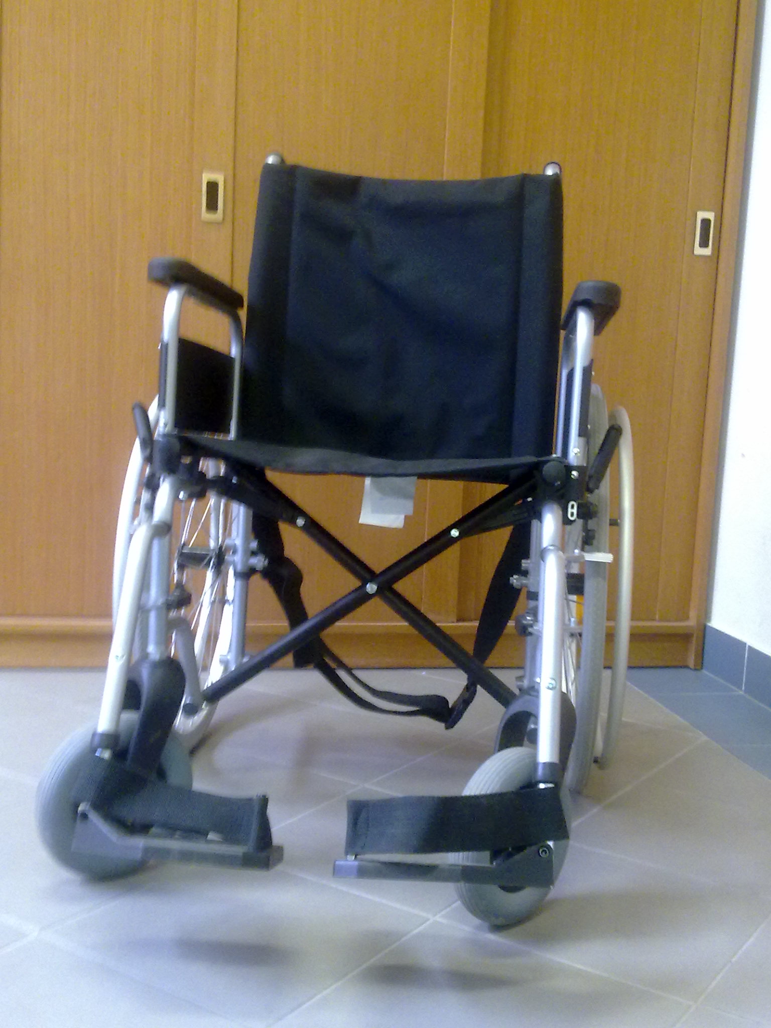 Invalidní vozík: 15,-Kč/den